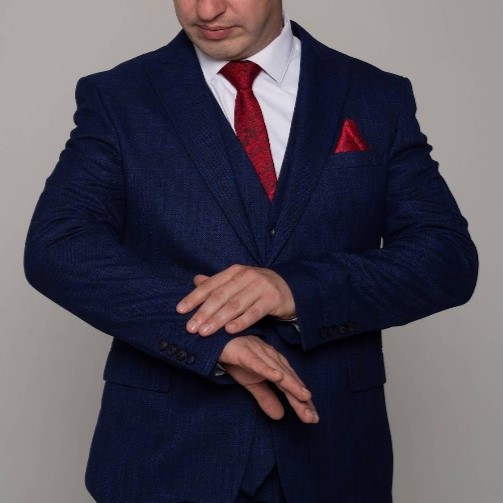 Костюмы в салоне